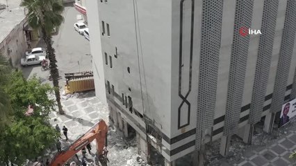 Son dakika haberleri | Belediye binasının yıkım anı kamerada