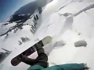 Un snowboarder sauvé par un airbag en pleine avalanche