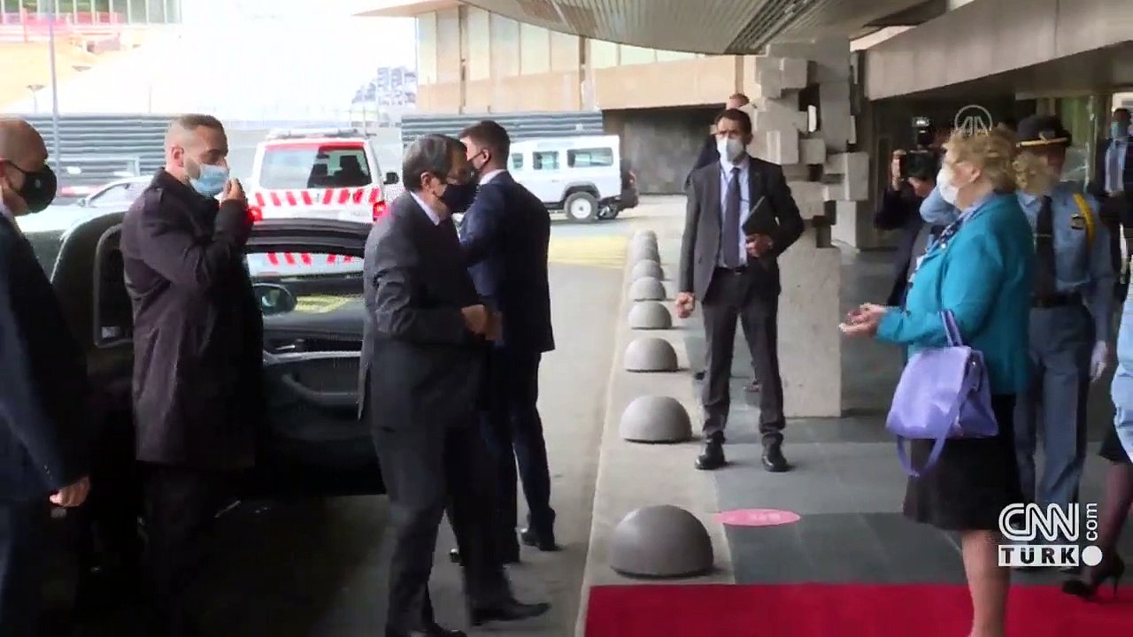 Kıbrıs'ta pasaport polemiği