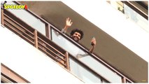 Kartik Aaryan Waves Out To The Paparazzi From His Balcony