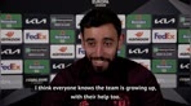 Bruno Fernandes insists it's important for Man United to keep Pogba and Cavani