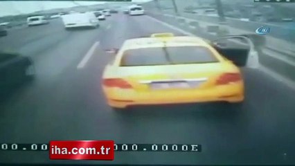 İntihar için bindiği taksi köprüde durmayınca...