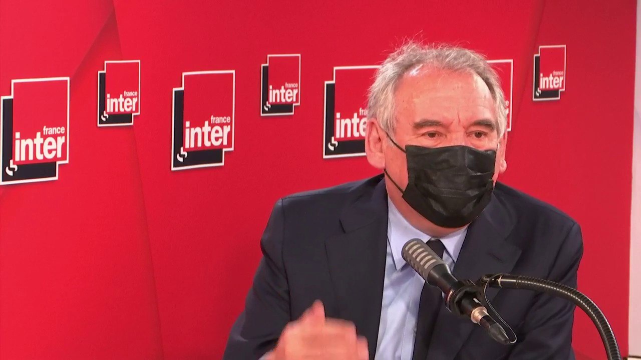 François Bayrou sur la question de la sécurité : "Notre société est en voie de décomposition, il y a de très gros progrès à faire notamment en rapprochant la police nationale des responsables locaux"