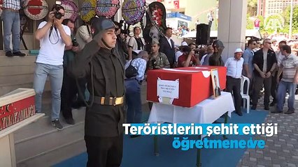 Hainlerin şehit ettiği öğretmene veda