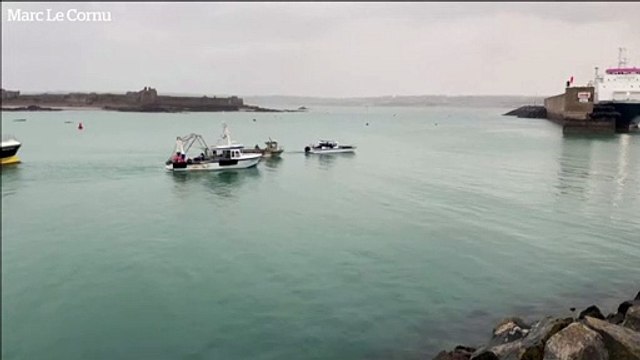 Flotilla of French boats enters Jersey's St Helier harbour to protest lack of fishing rights post-Brexit