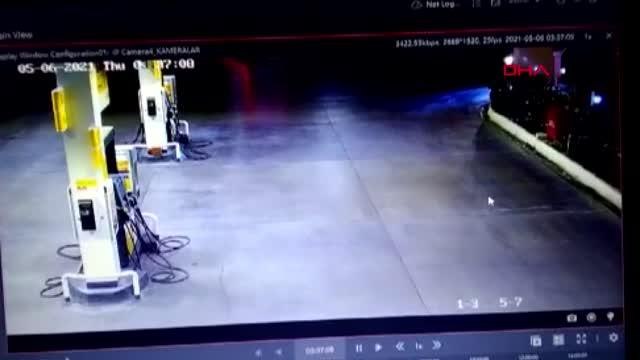 Son dakika haberleri: 100 kilometre süren film gibi kovalamaca kazayla bitti; 1 polis yaralandı, şüpheli gözaltına alındı