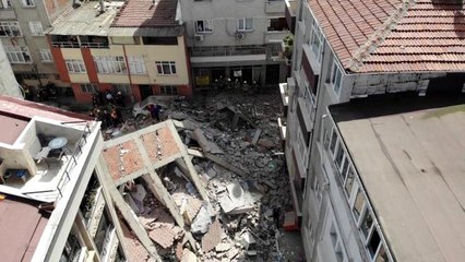 Zeytinburnu'nda 5 katlı bir bina çöktü