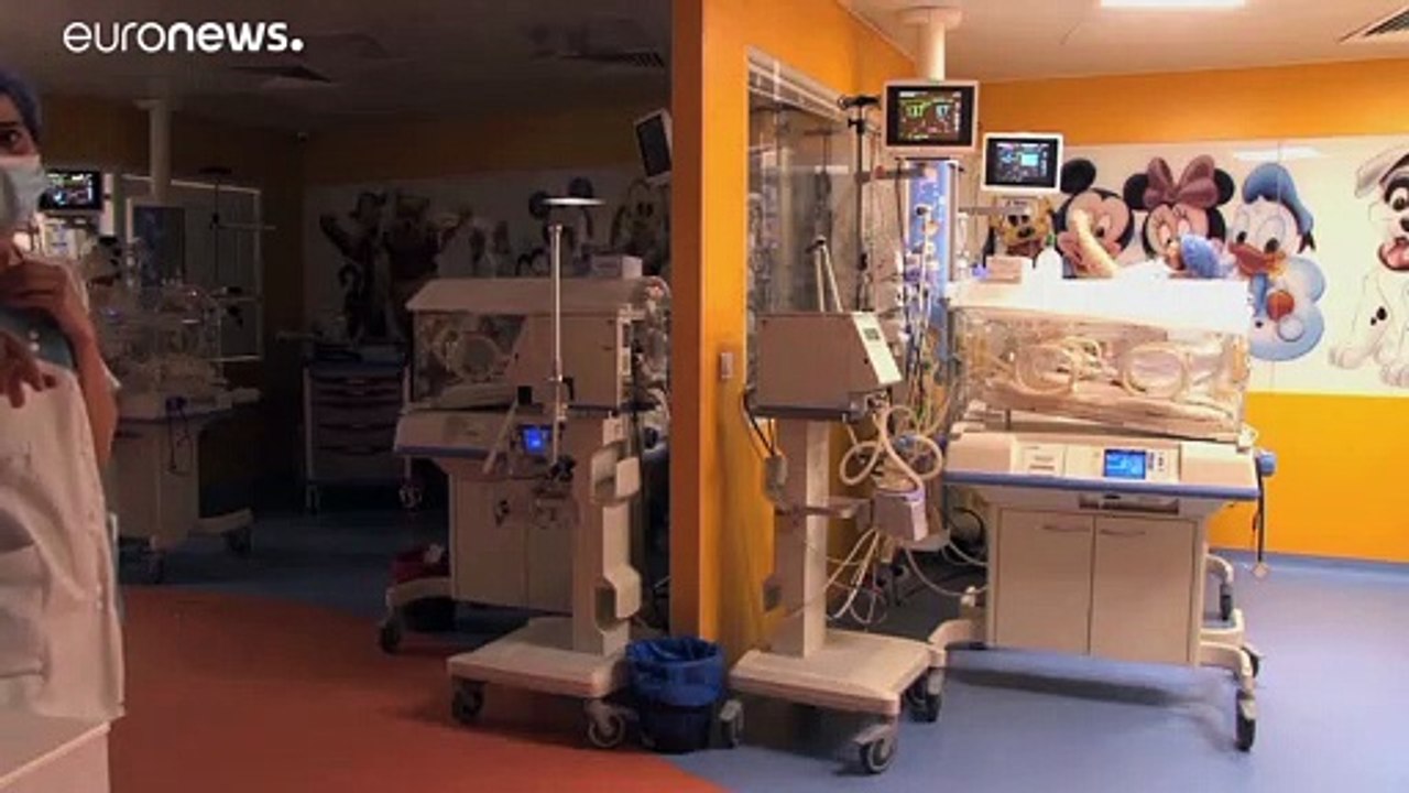 Neun Kinder auf einen Streich