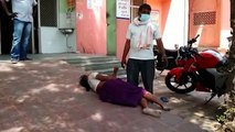 Rumah Sakit Penuh, Pasien COVID-19 di India Berbaring di Halaman
