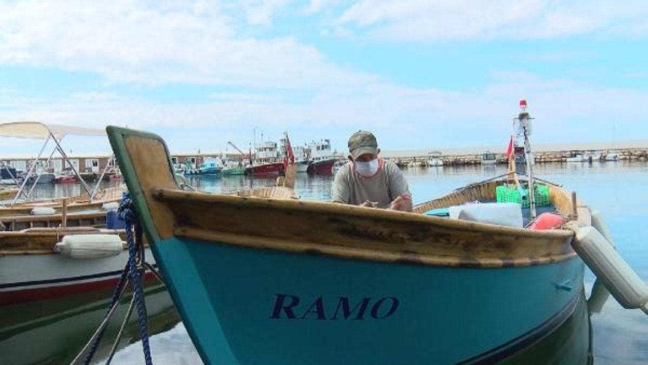 MARMARA'DAKİ MÜSİLAJ BALIKÇILARI ERKEN PAYDOS ETTİRDİ; "BEŞ AYDIR EVLERİNE EKMEK GÖTÜREMİYORLAR"