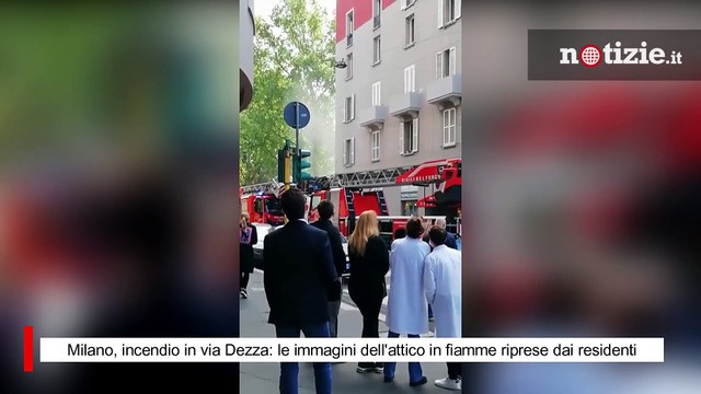 Milano, incendio in via Dezza: le immagini dell'attico in fiamme riprese dai residenti