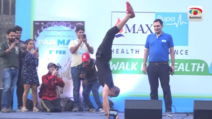 When Akshay Kumar Trolled A Reporter | Pulled Off An Amazing Hand-Walk
