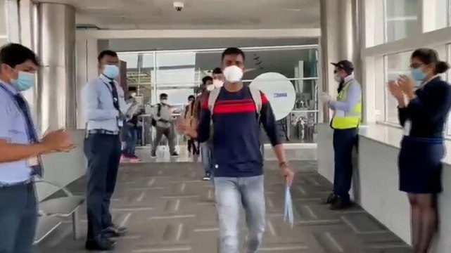 Watch: Nurses on way to Delhi applauded by flight attendants in Mangalore