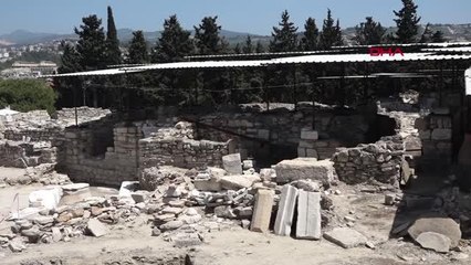 AYDIN TARİHİ KADIKALESİ KAZILARINDA 13'ÜNCÜ YÜZYILDAN KALMA İNSAN İSKELETLERİ BULUNDU