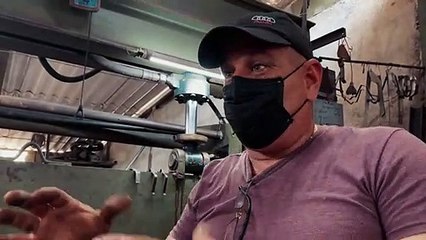 Chevrolet de 1955 a 1957, especialidad en Cuba de un chapista autodidacta