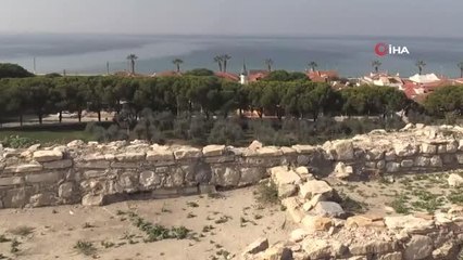 Kuşadası Kadı Kalesi'nde 5 bin yıllık insan iskeletleri bulundu