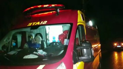 Veículos batem em cruzamento no Bairro Santa Cruz; Siate foi mobilizado para atendimento