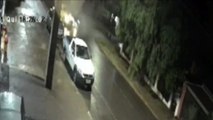 Vídeo mostra batida entre Fusca e Peugeot no Bairro Universitário; Strada também foi atingida
