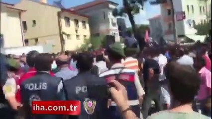 Vatandaşlar zanlılara saldırmak istedi