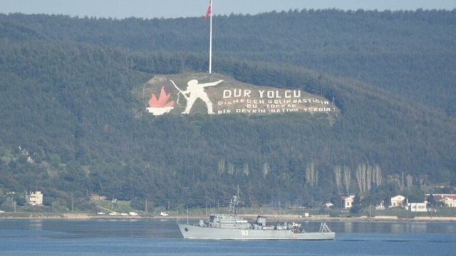 Rus savaş gemisi, Çanakkale Boğazı'ndan geçti