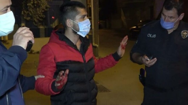 Arkadaşını öldüresiye bıçakladı, hiçbir şey olmamış gibi izledi