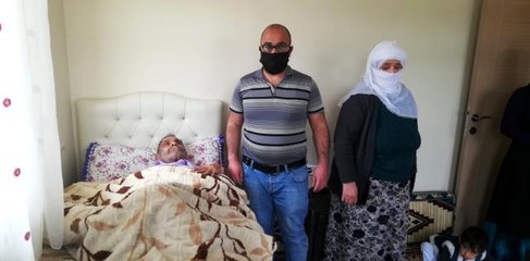 Tamamı engelli olan aileyi sevince boğdular