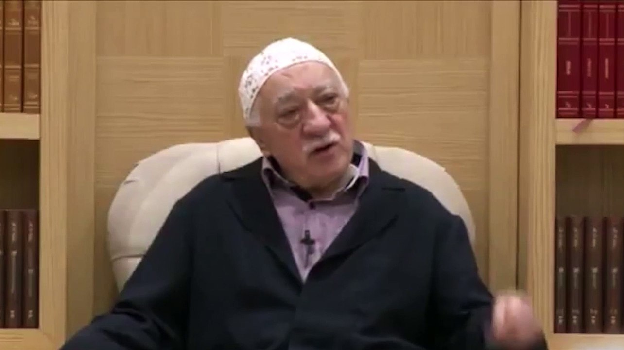 FETÖ elebaşından HDP'lilerle kol kola yürüyen Kılıçdaroğlu'na destek!