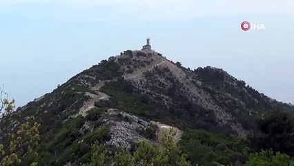 Kıyıdaki hilal ve yıldız benzerliği şaşırtıyor
