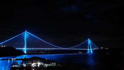 Fatih Sultan Mehmet Köprüsü ‘’Engeliler Haftası’’ nedeniyle maviye büründü