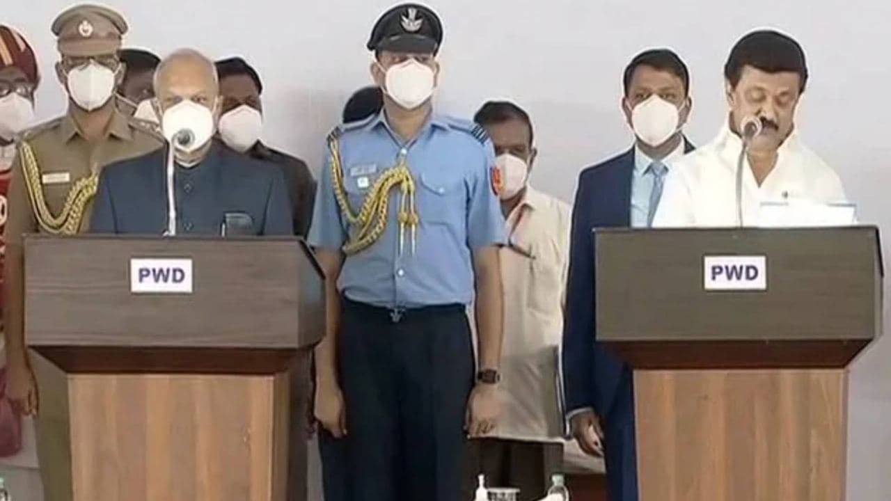 MK Stalin Takes Oath As Tamil Nadu CM సంచలనాలకు తెర తీసిన స్టాలిన్