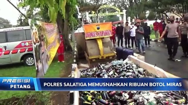 JELANG LEBARAN POLRES SALATIGA MUSNAHKAN RIBUAN BOTOL MIRAS DAN PULUHAN KILOGRAM OBAT MERCON