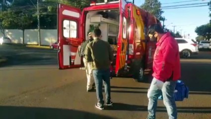 Скачать видео: Ciclista fica ferida após ser atingido por carro na Rua Pio XII com a Rua Maranhão