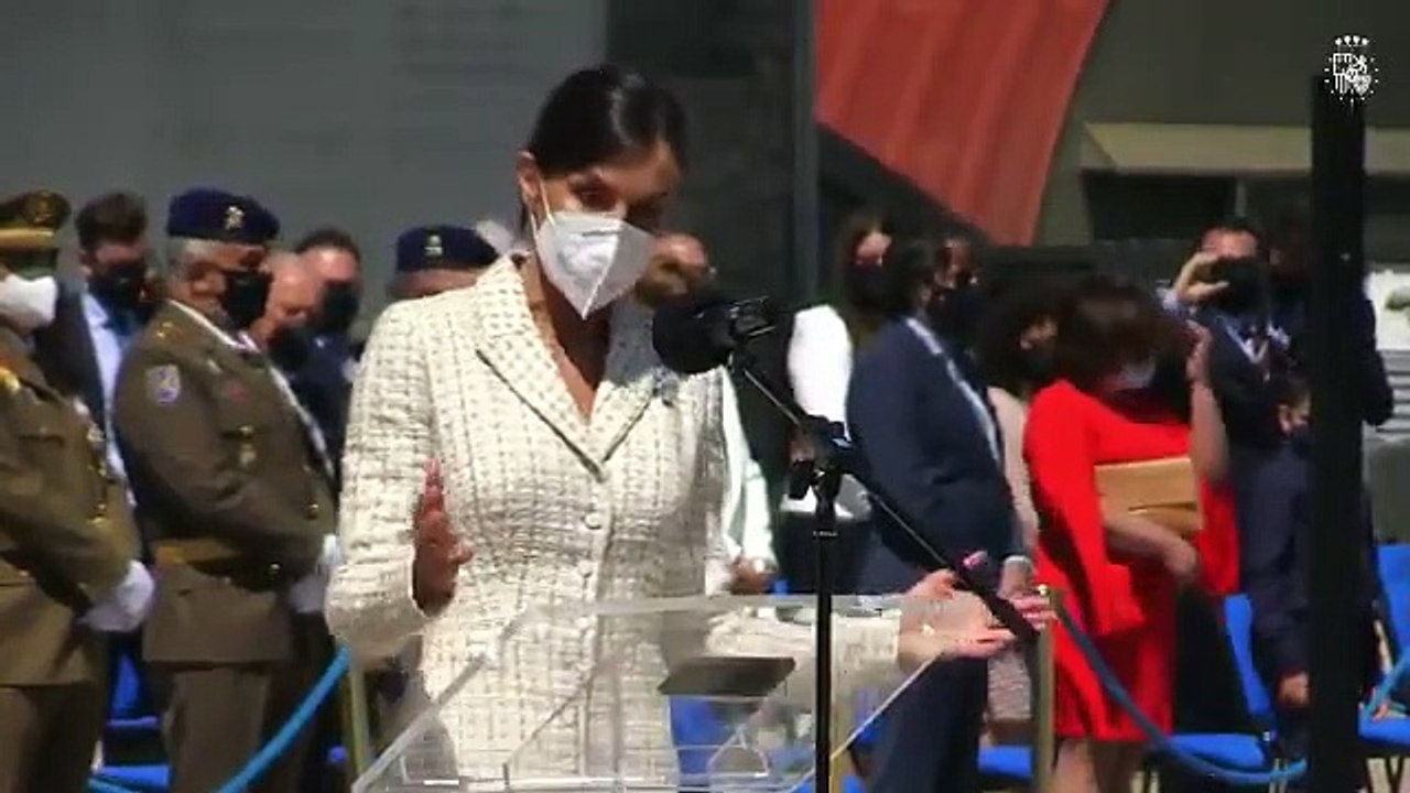 Entrega la Enseña Nacional a la Academia de la Aviación del Ejército de Tierra