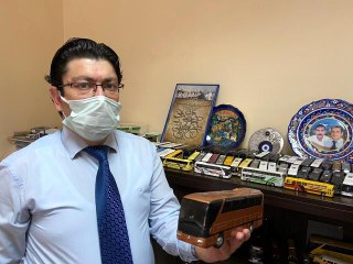 24 yıldır maket otobüs biriktiriyor