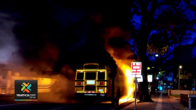 tn7-bus-de-pavas-se-incendia-070421