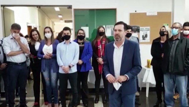 Prefeito Municipal, vereadores e demais autoridades recepcionam Alécio Espinola no retorno à Câmara de Vereadores