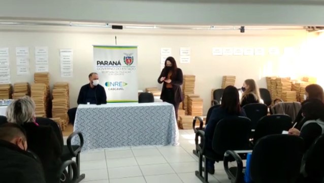 Diretores participam de reunião no Núcleo Regional de Educação antes do retorno às aulas na segunda-feira (10)