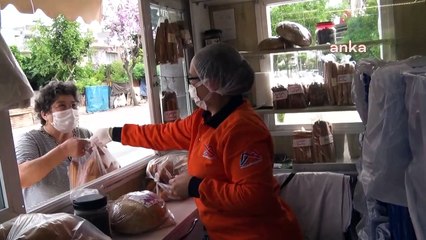 Mersin’de halka ücretsiz ekmek…