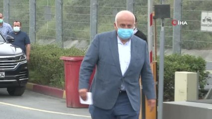 Işın Çelebi, listesini divan kuruluna teslim etti