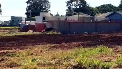 Trabalhador cai de caminhão e recebe atendimentos do Siate no Bairro Esmeralda