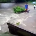Il saute à l'eau pour sauver un chien de la noyade