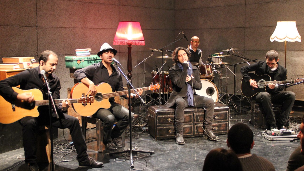 Badem - Ala Gözlerini Sevdigim Dilber