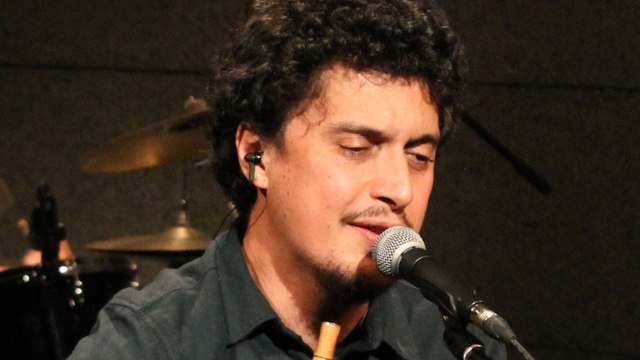 Pinhani - Yalan Dünya