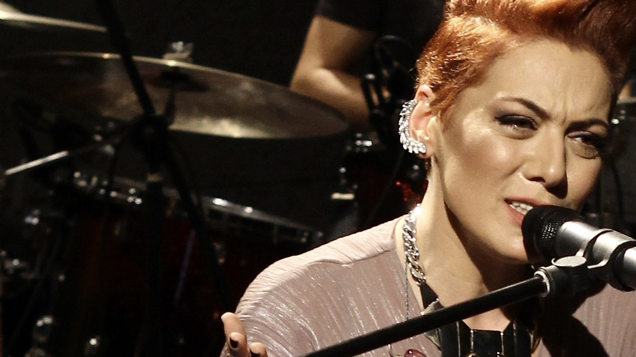 Sibel Tüzün - Maalesef