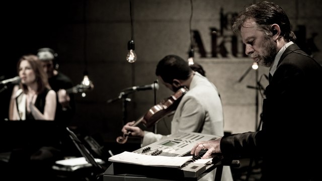 Yonca Lodi - Büklüm Büklüm