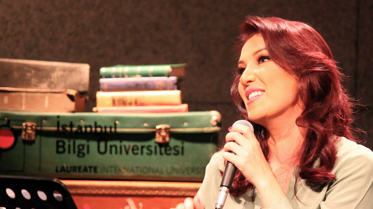 Yonca Lodi - Sana Birsey Olmasin