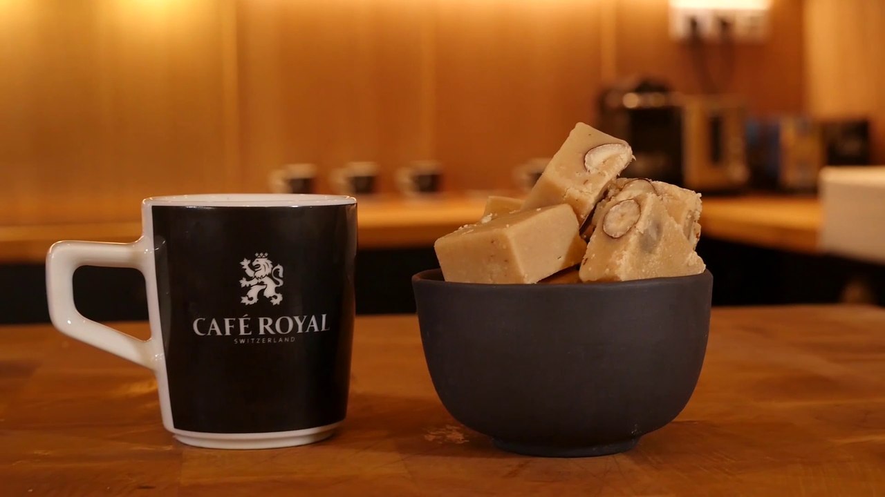 Comment bien préparer et accompagner son fudge avec un café royal…