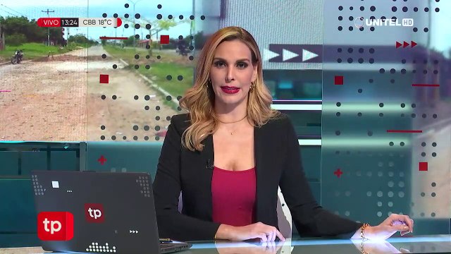 Promontorio de tierra en medio de una avenida provoca accidente, vecinos piden luminarias y señalización