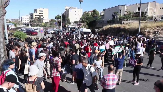 İsrail polisi, Şeyh Cerrah Mahallesindeki Filistinlilere destek veren Arap milletvekillerine saldırdı