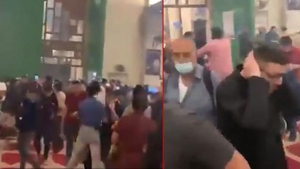 İsrail polisinin Mescid-i Aksa'nın içindeki cemaate saldırdığı görüntüler ortaya çıktı